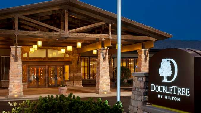 DoubleTree by Hilton Libertyville-Mundelein